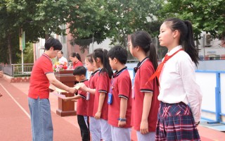 枫叶国际学校足球厉害吗，枫叶国际学校学费多少